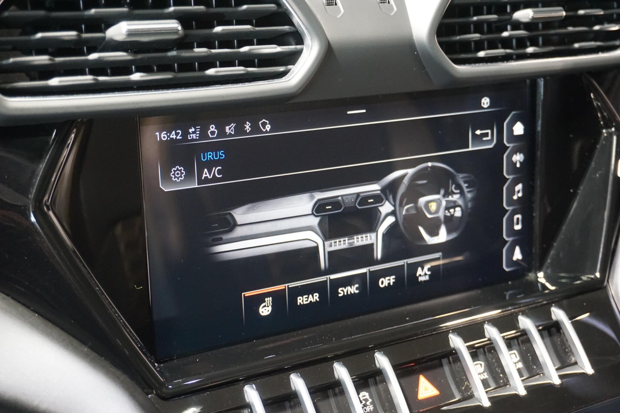 Lamborghini Urus 4.0 V8 BiTurbo SUV 5dr Petrol Auto 4WD Euro 6 (650 ps)